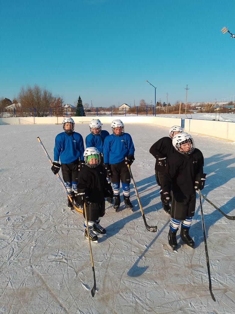 соревнования по хоккею.